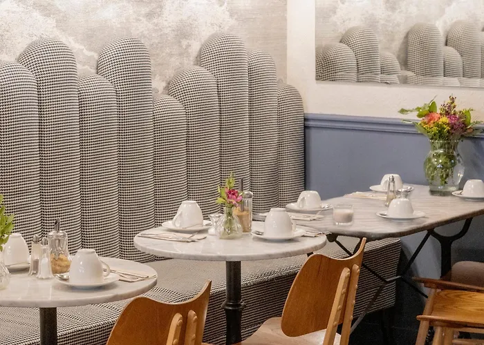 Hotel Paradis Paris